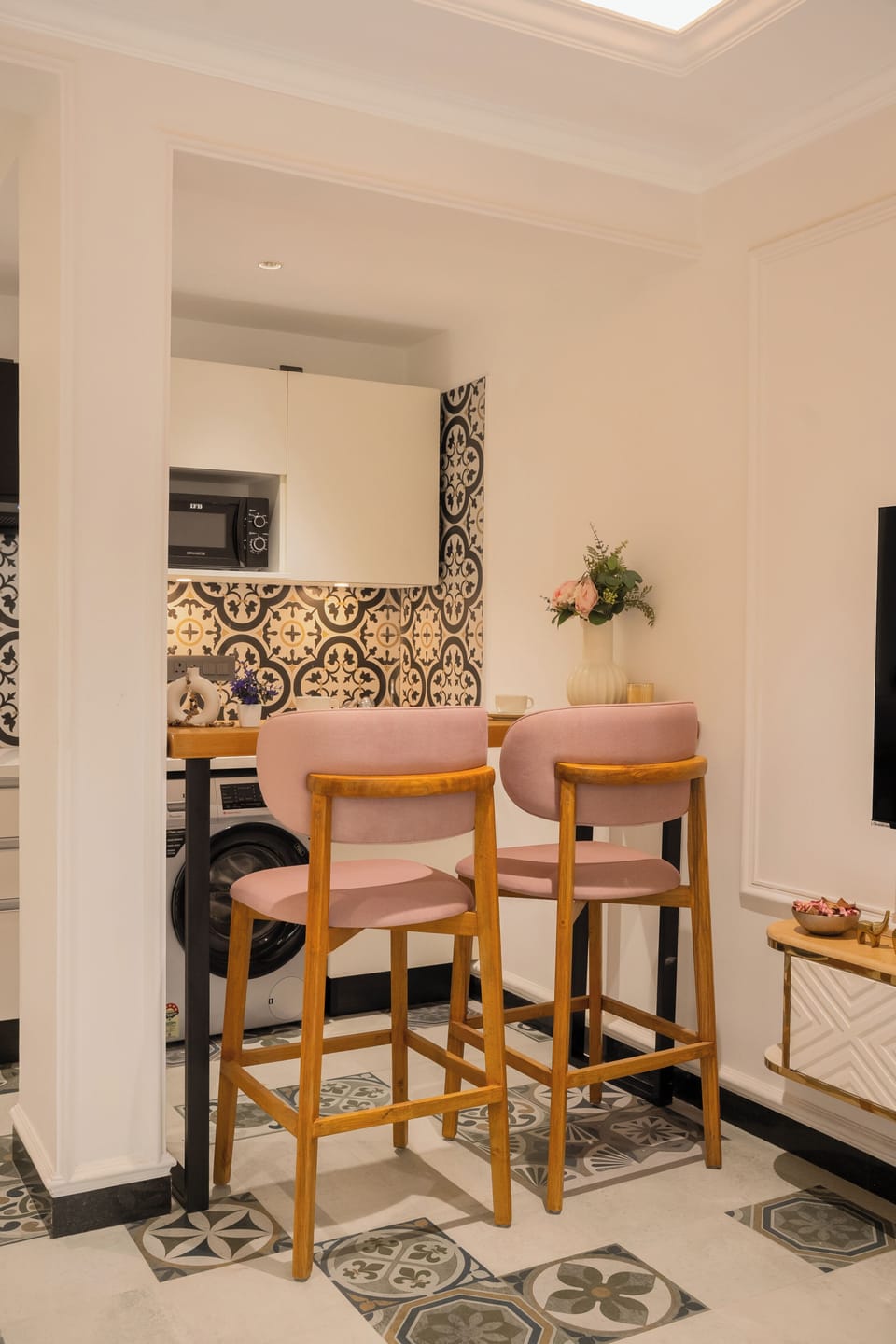 Apartment, 2 Bedrooms, Balcony | Dining