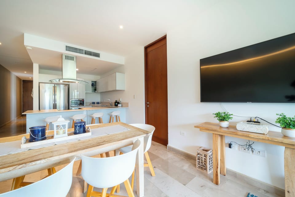 Comfort Condo, Balcony | Interior