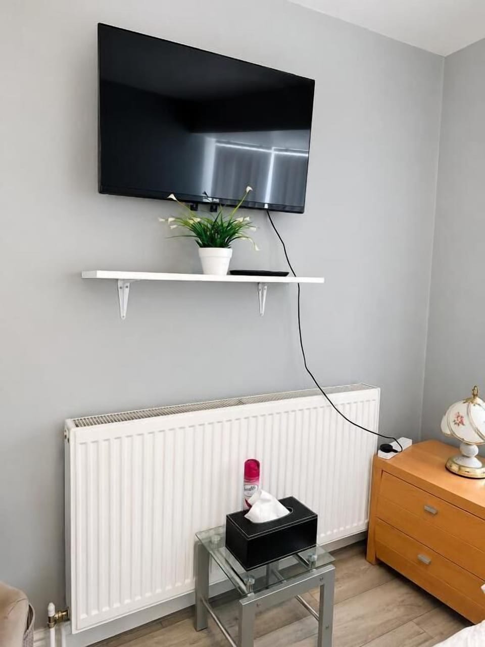 Comfort Room | Iron/ironing board, free WiFi