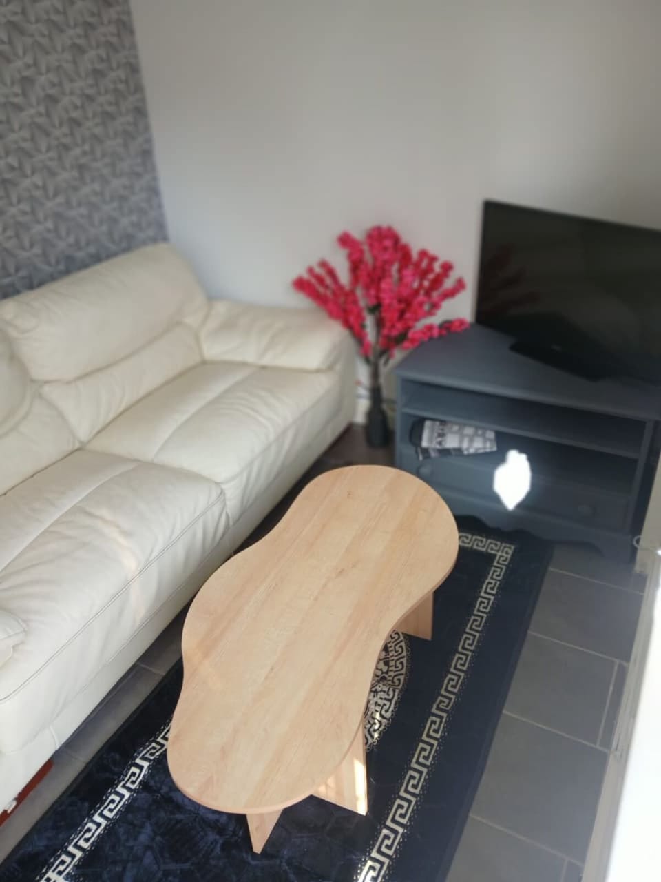 Family Apartment, Multiple Beds, Private Bathroom, Garden View | In-room dining