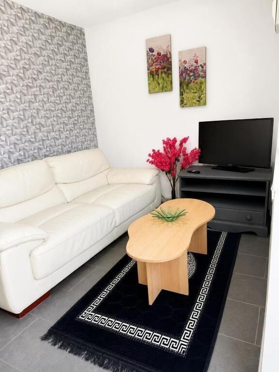 Family Apartment, Multiple Beds, Private Bathroom, Garden View | Living area