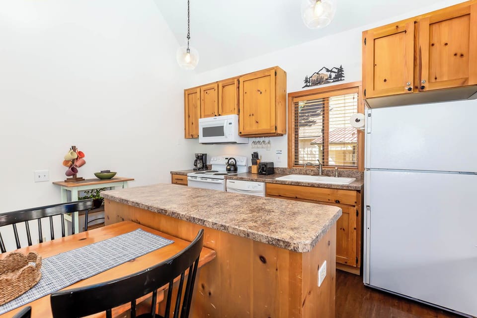 Kitchen - Main Level