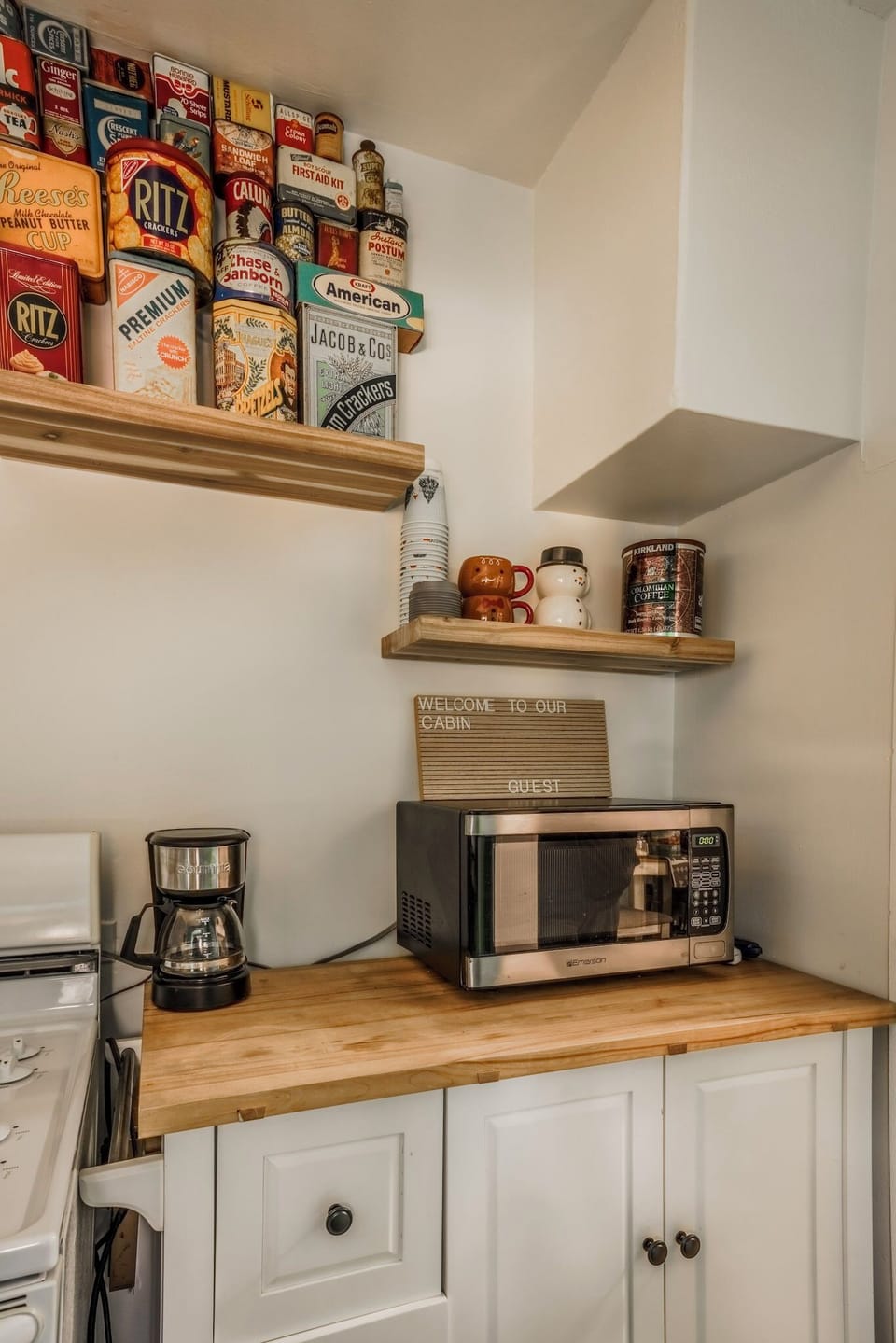 House, Balcony, Garden View | Private kitchen