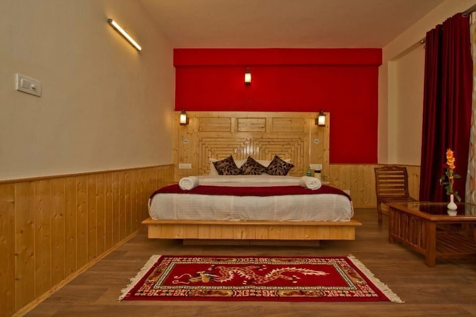 Double Room, Balcony, City View | Free WiFi