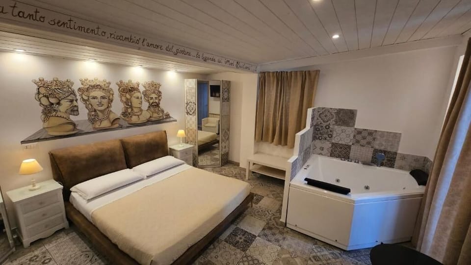 Luxury Double Room, 1 Queen Bed, Mountain View | In-room safe, free WiFi