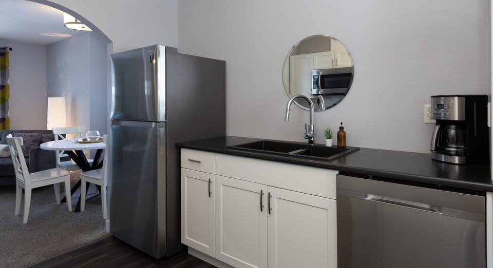 Stoneshire Basalt 2 Bedroom | Private kitchen | Coffee/tea maker, fridge, microwave, oven