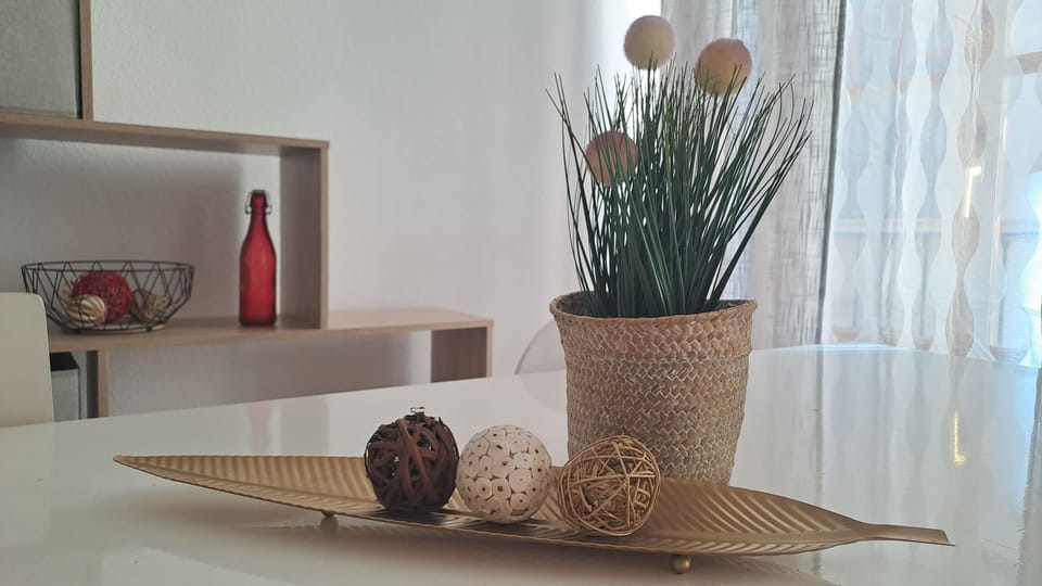 Apartment, 2 Bedrooms, Balcony, City View | Interior