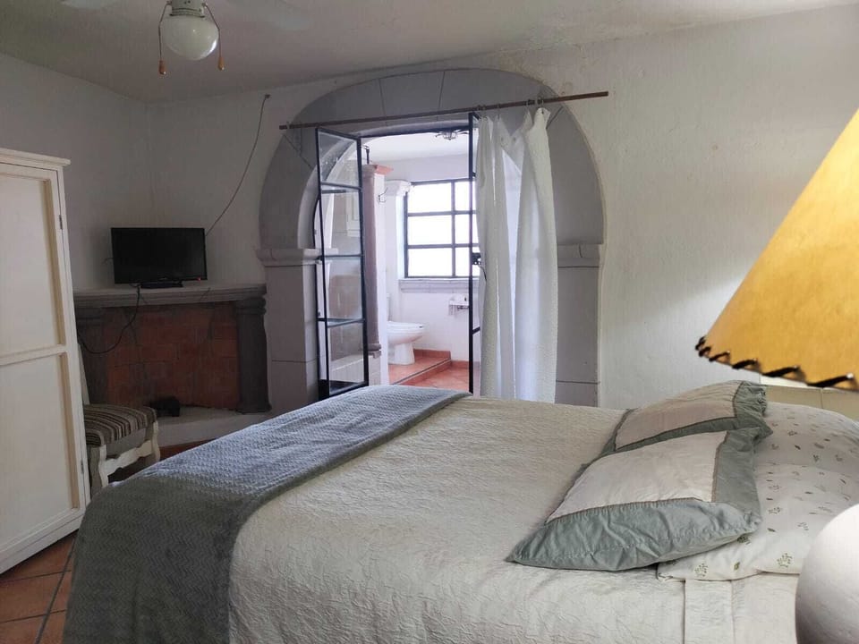 Comfort House | Iron/ironing board