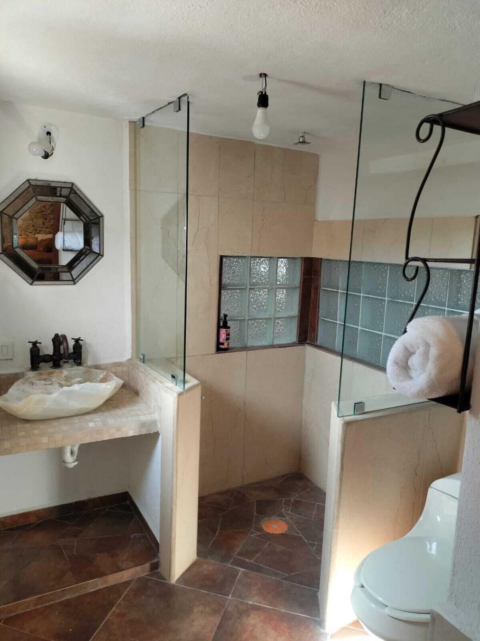 Comfort House | Bathroom | Shower, towels, soap, shampoo