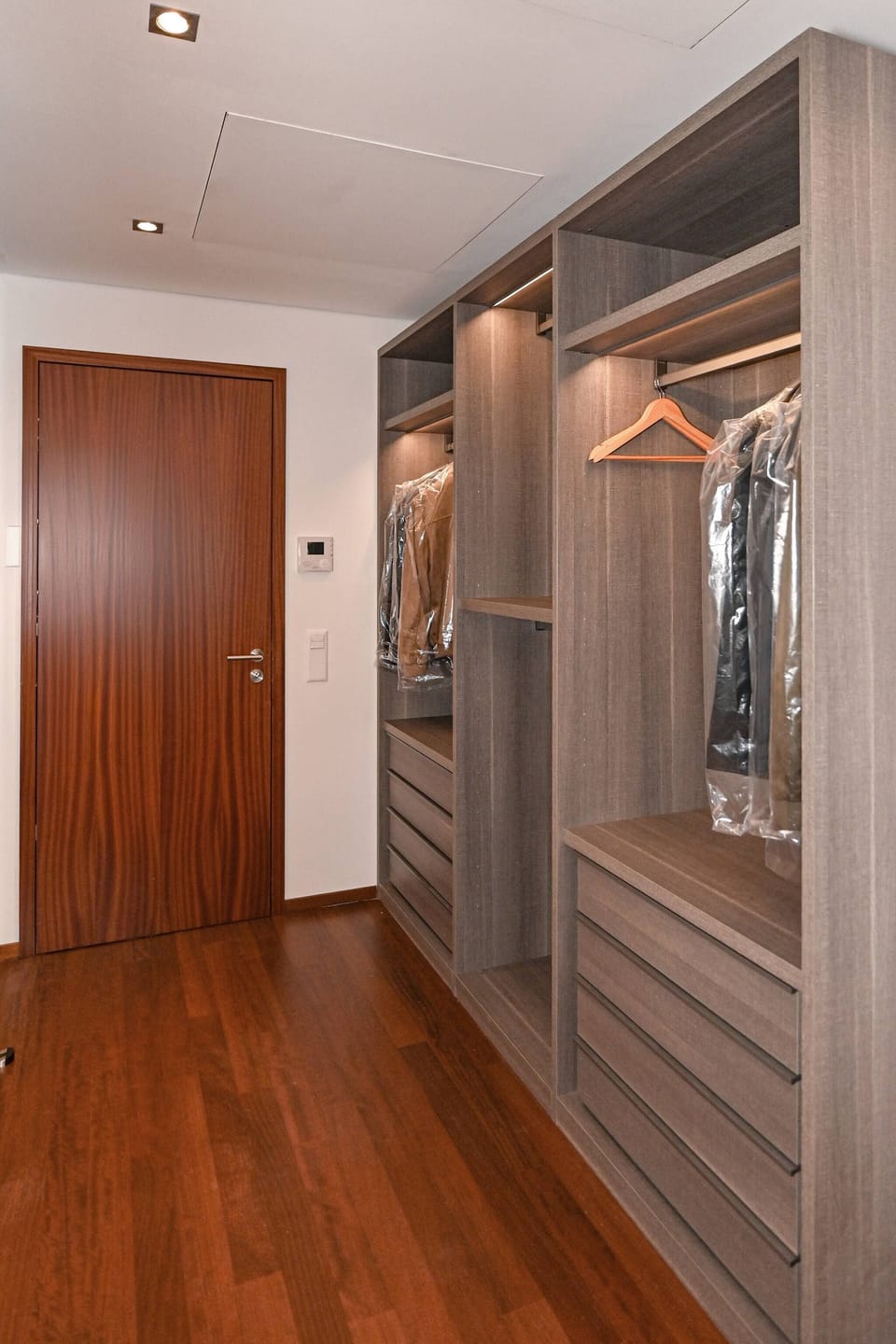 Apartment, 3 Bedrooms, Accessible, Balcony | Interior