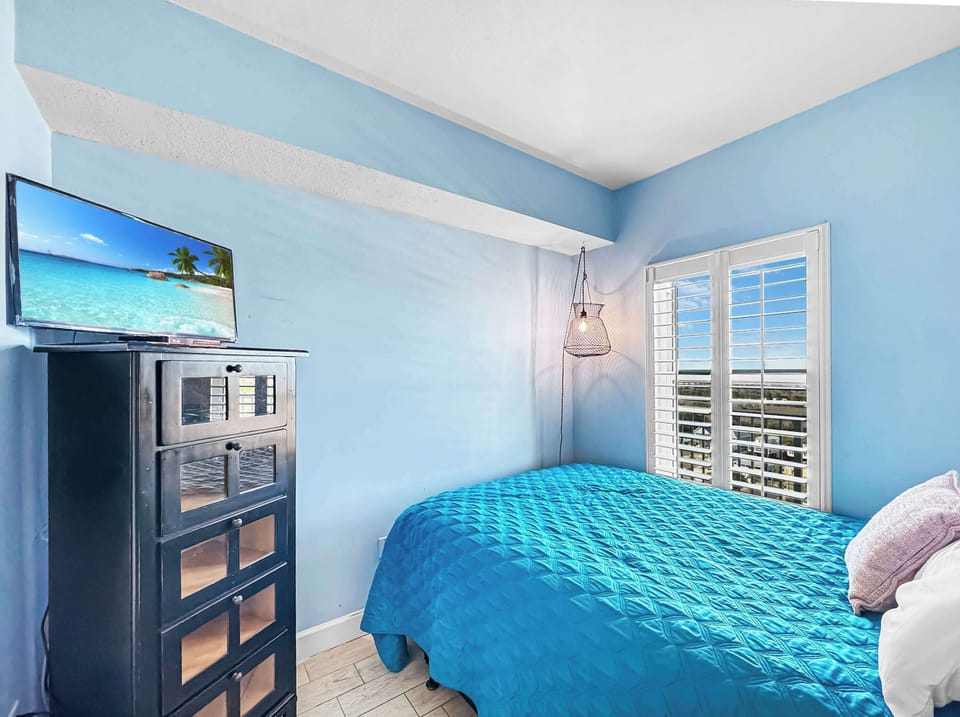 Bedroom 3 with full bed, and Smart TV