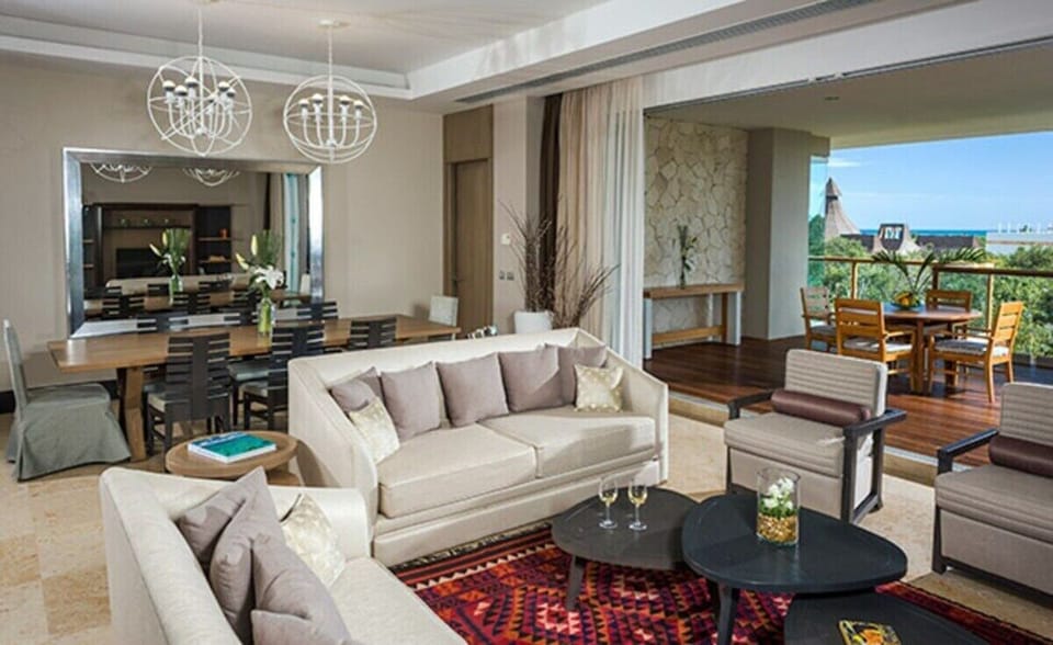 Great room and dining room in 3 bedroom Grand Luxxe 