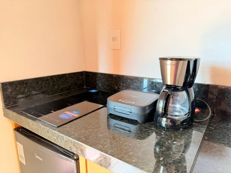 Deluxe Studio, Mountain View | Private kitchen