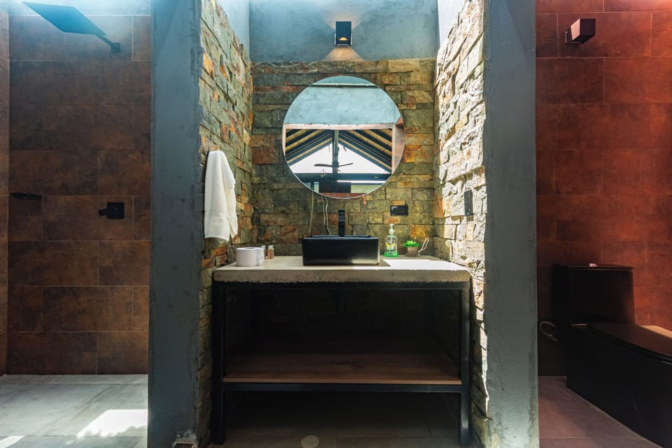 Luxury Cabin, 1 King Bed, Bathtub, Mountain View | Bathroom