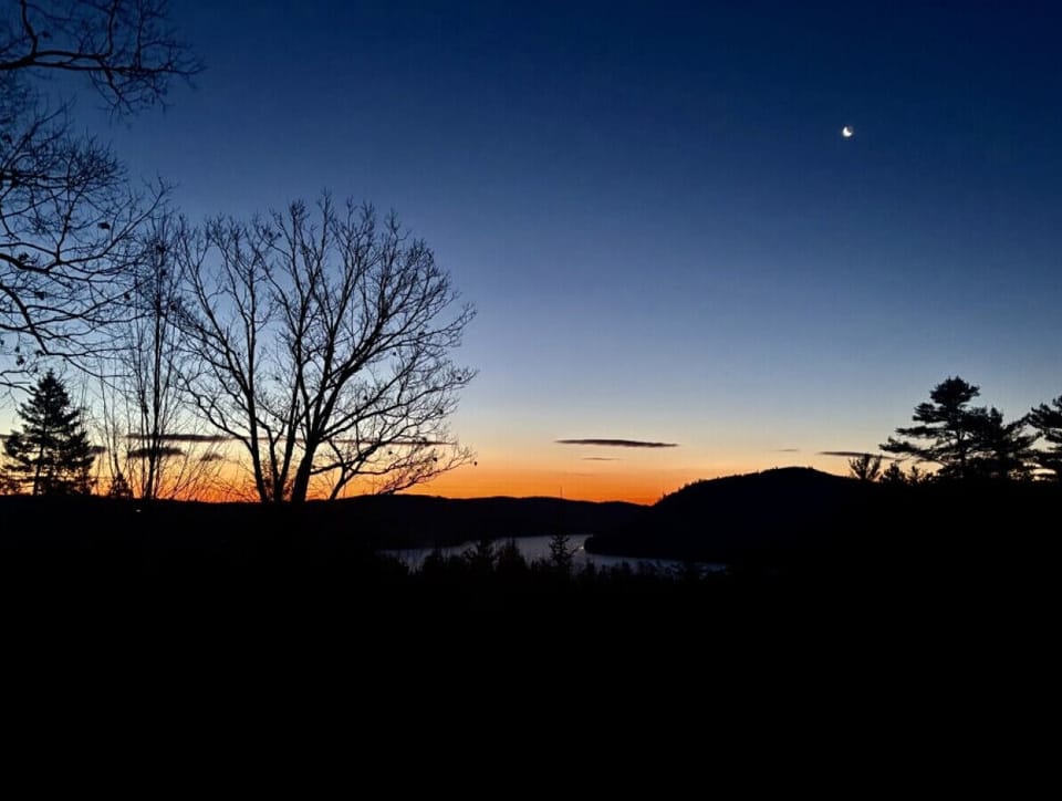 Viewpoint | Sunset Skyline | Silhouette Trees & Distant Hills