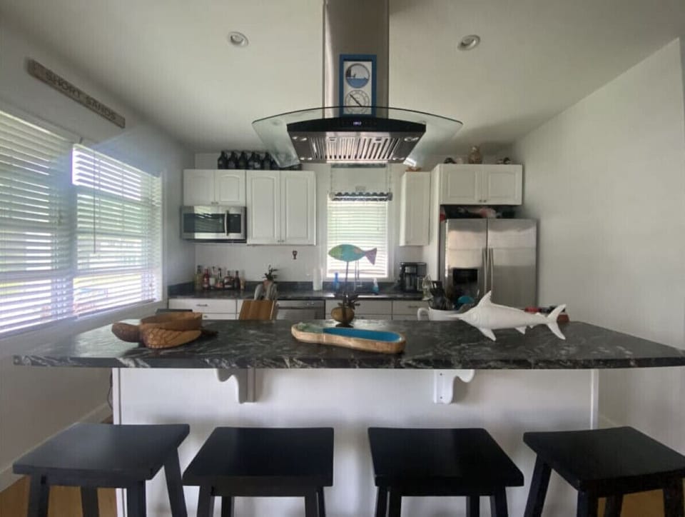 Dining Area | Kitchen Bar Seating | Open Layout