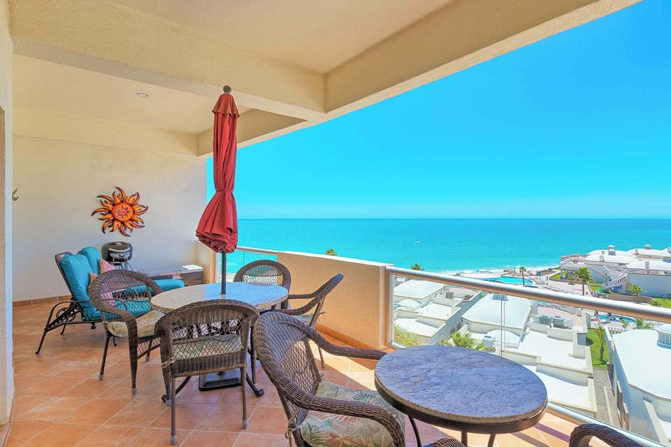🌊 Beachfront views & endless relaxation ☀️