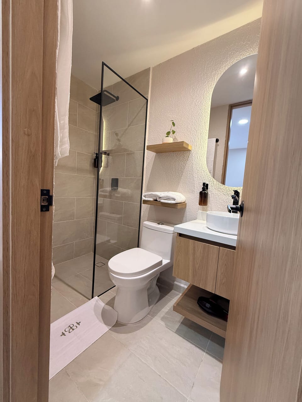Comfort Double Room | Bathroom | Shower, hair dryer, towels, soap