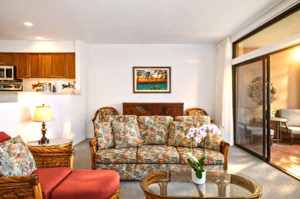 Vintage vibes meet palm-lined peace, stretch out, sip slow, and let the island view finish the decor. Perfectly fitted with a queen sofa bed for added space. KRO-G201