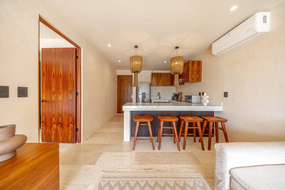 Bright and stylish dining area, perfect for enjoying meals with family or friends.