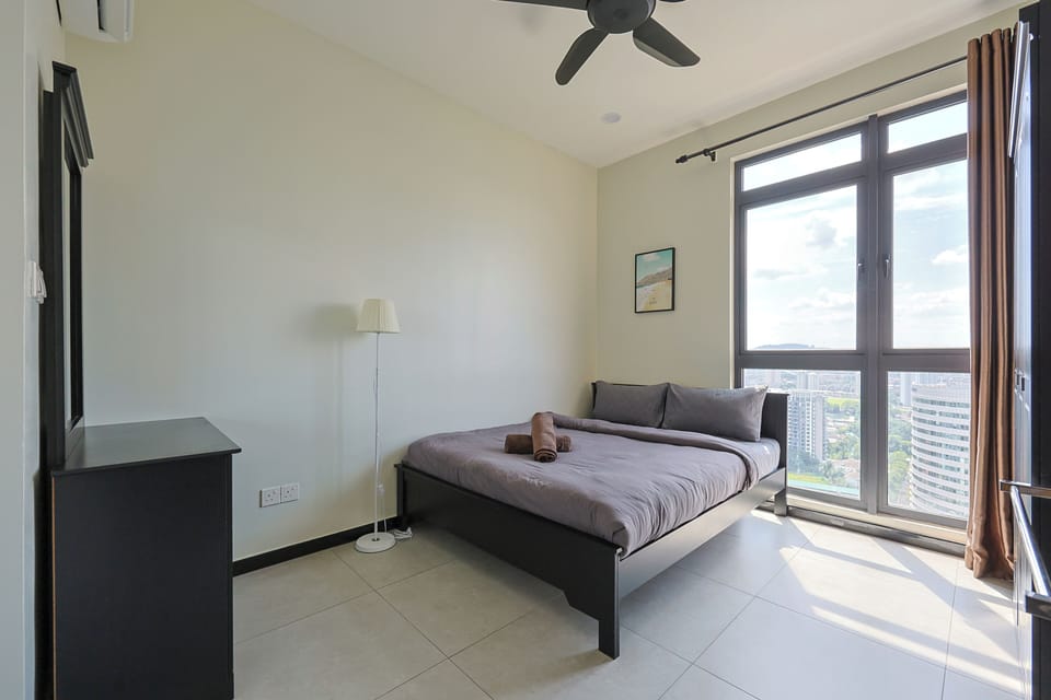 Loft, City View | Blackout drapes, soundproofing, iron/ironing board, free WiFi