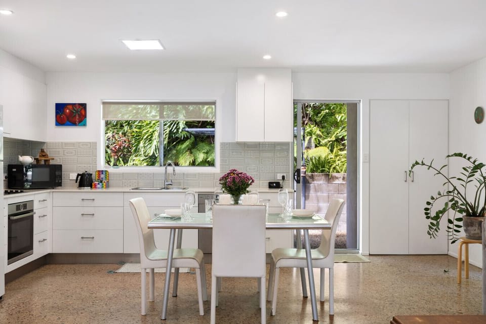 Open plan kitchen and dining area