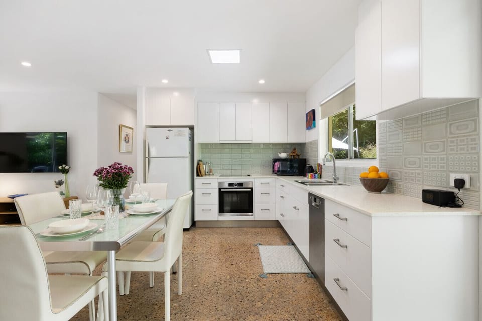 Open plan kitchen and dining area