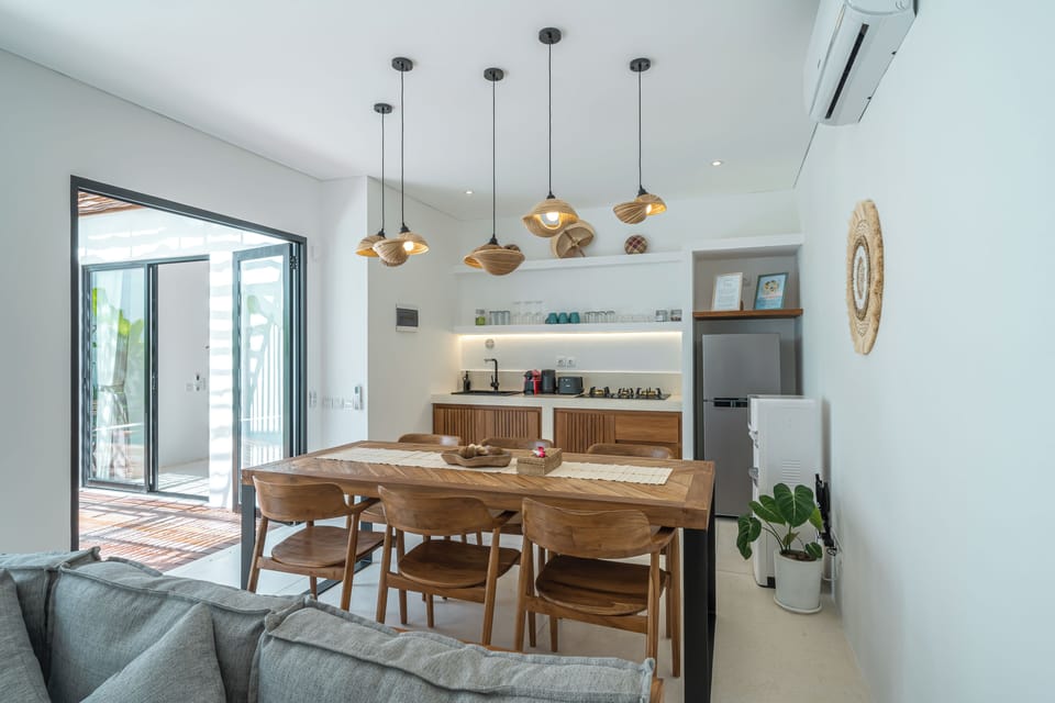 Family Villa, Pool View | Dining room