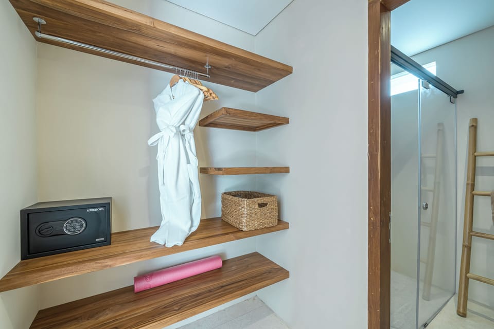Family Villa, Pool View | Bathroom | Shower, hair dryer, towels, soap
