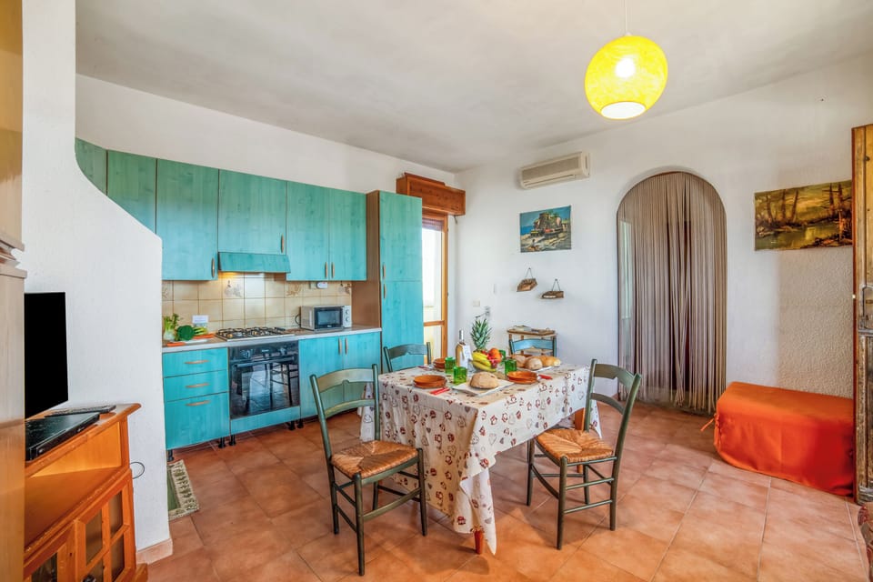 Kitchen and dining area