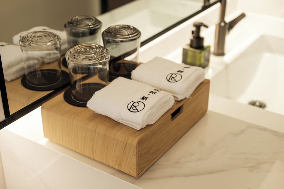 City Twin Room, City View | Bathroom | Free toiletries, hair dryer, towels, soap