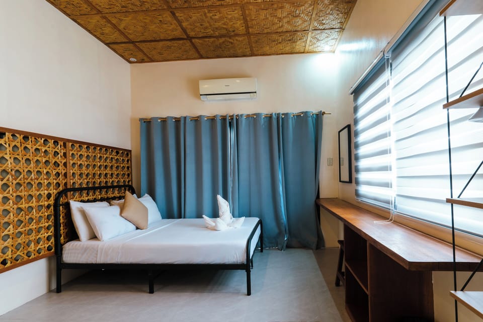 Deluxe Double or Twin Room, Balcony, Partial Sea View | Desk, laptop workspace, free WiFi