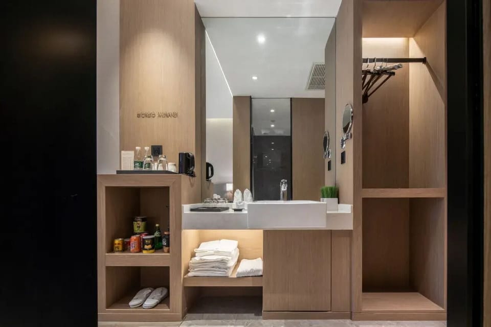 Classic Twin Room | Bathroom | Shower, hair dryer, towels, soap