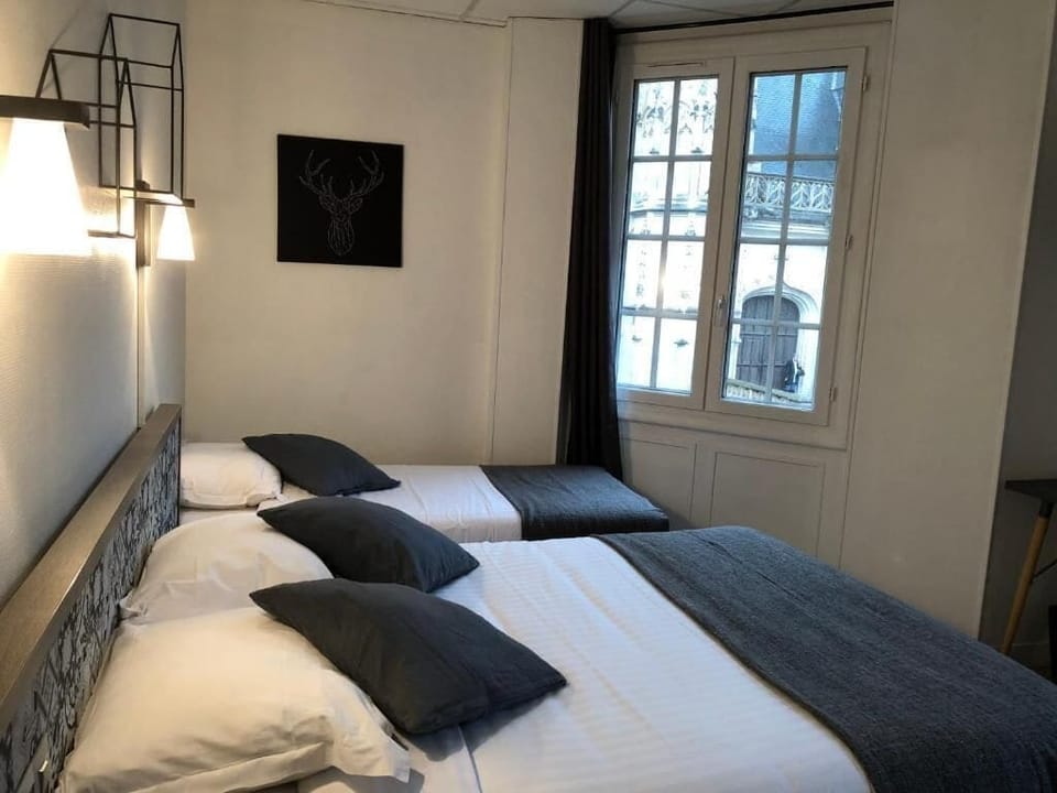 Family Triple Room, City View