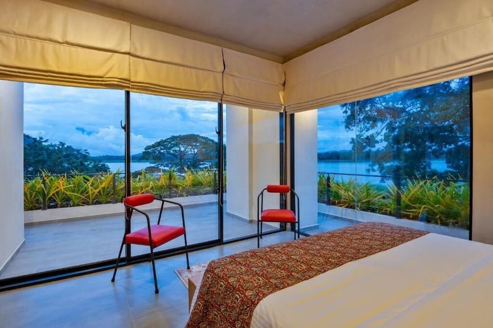 In-room safe, soundproofing, free WiFi