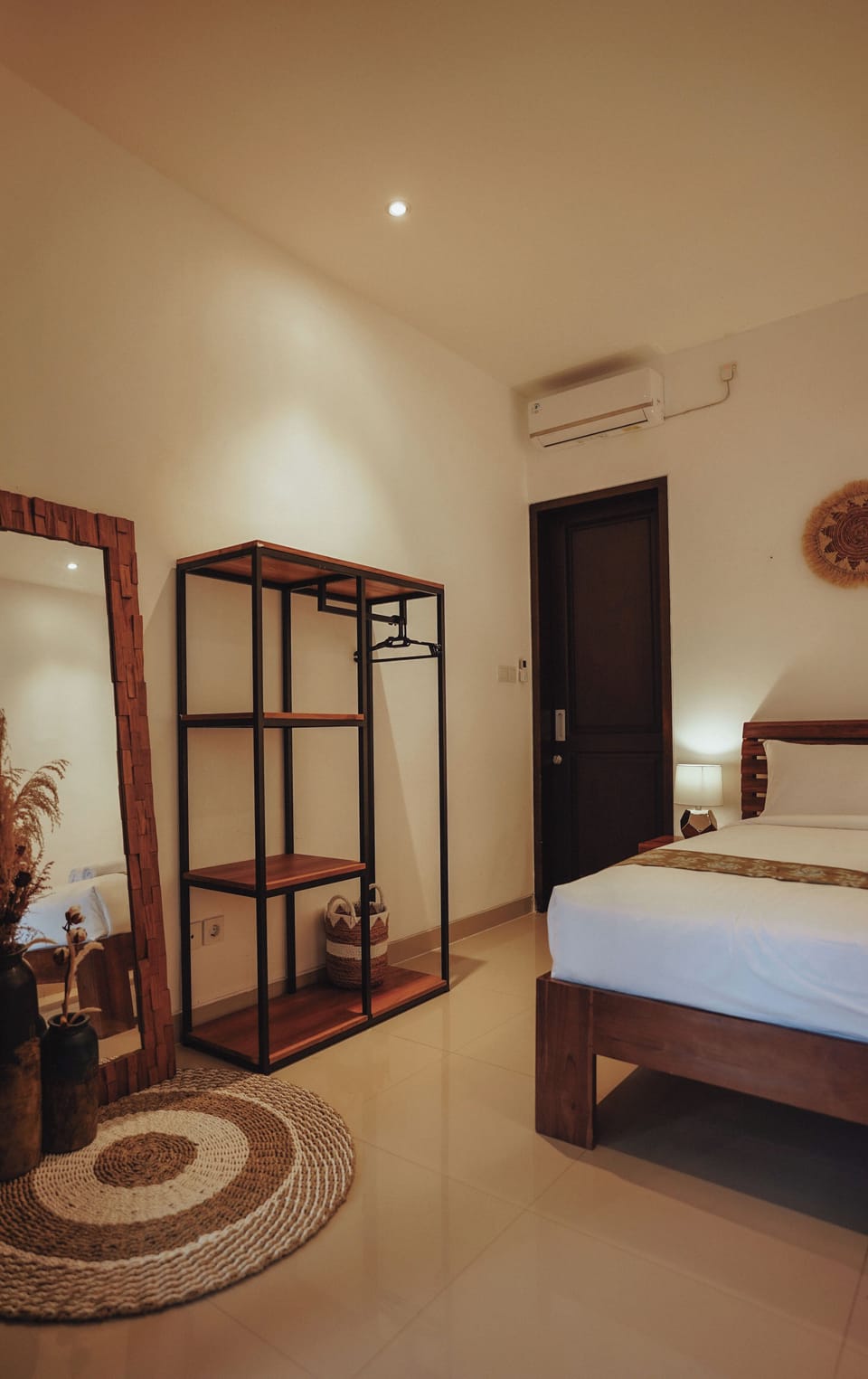 Villa, Pool View | Individually decorated, individually furnished, desk, blackout drapes