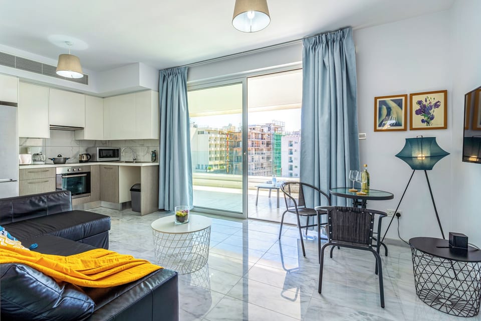 Apartment, 1 Double Bed with Sofa bed, Kitchen, Sea View | Living room | Smart TV, Netflix, streaming services