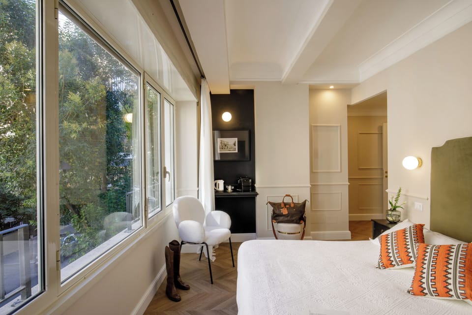 Junior Suite | Minibar, in-room safe, desk, soundproofing