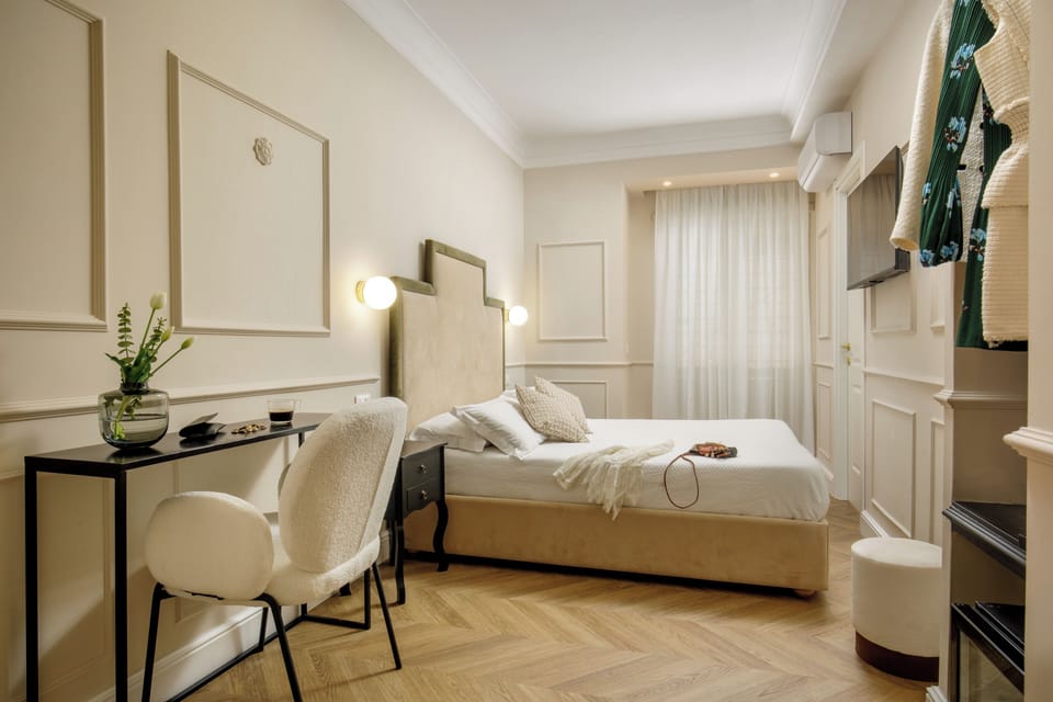 Junior Suite | Minibar, in-room safe, desk, soundproofing