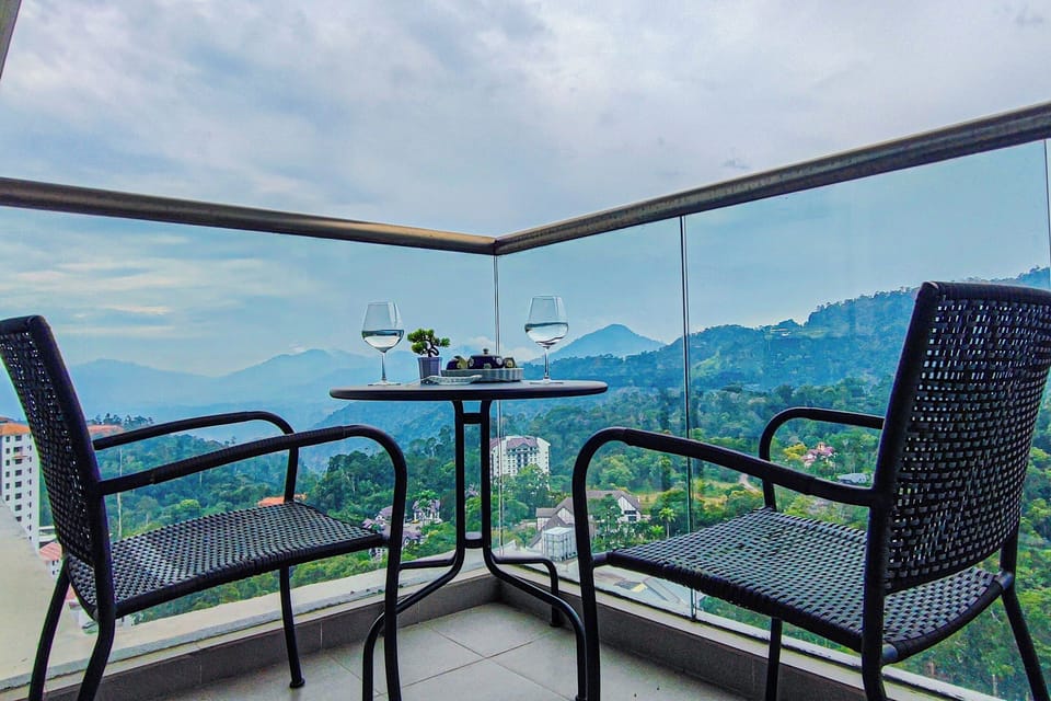 Deluxe Loft, Balcony, Mountain View | Outdoor dining