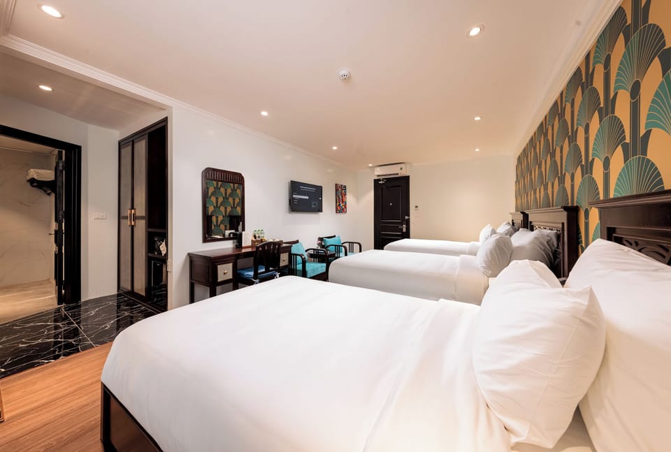 In-room safe, desk, soundproofing, WiFi (free)