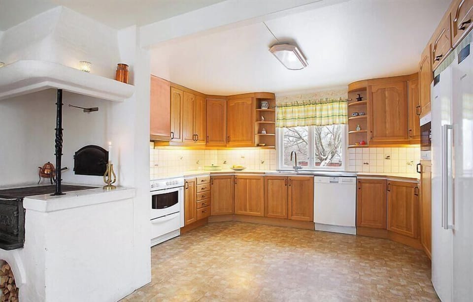 Villa | Private kitchen | Fridge, microwave, coffee/tea maker, electric kettle