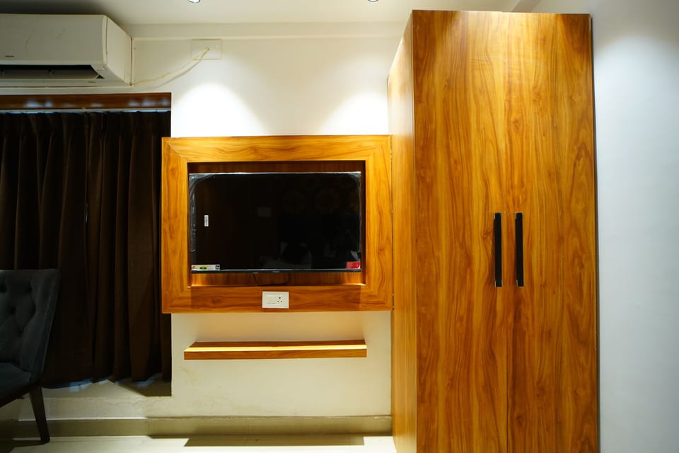 Classic Single Room | Television
