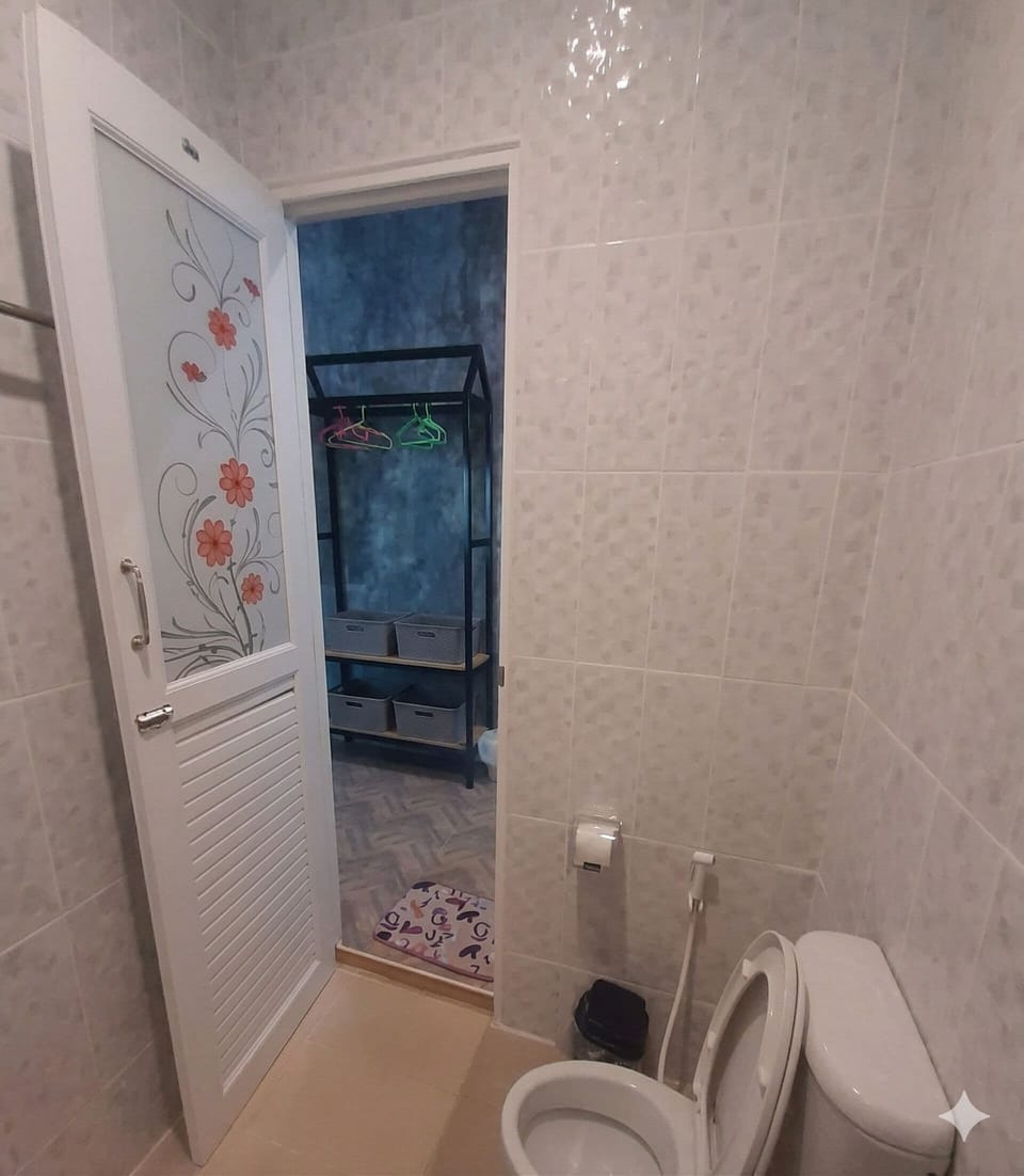 Family Room | Bathroom | Toilet paper