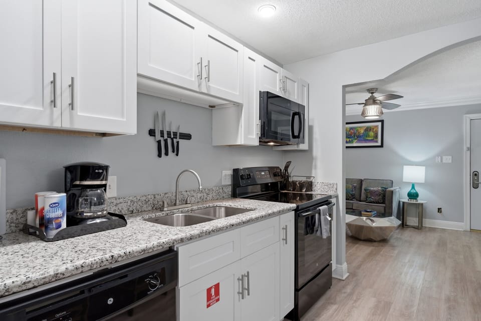 Fully equipped kitchen for everyday ease