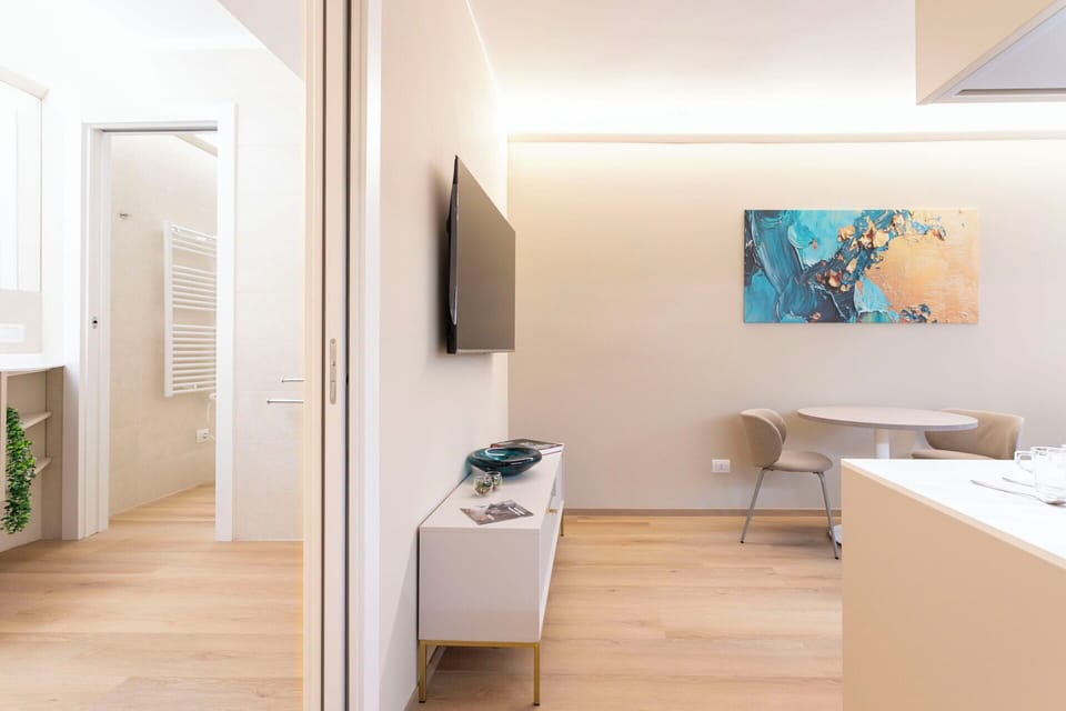 Bathroom, Dining Room, Living Room