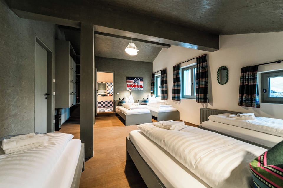 Comfort Room, Multiple Beds, Mountain View