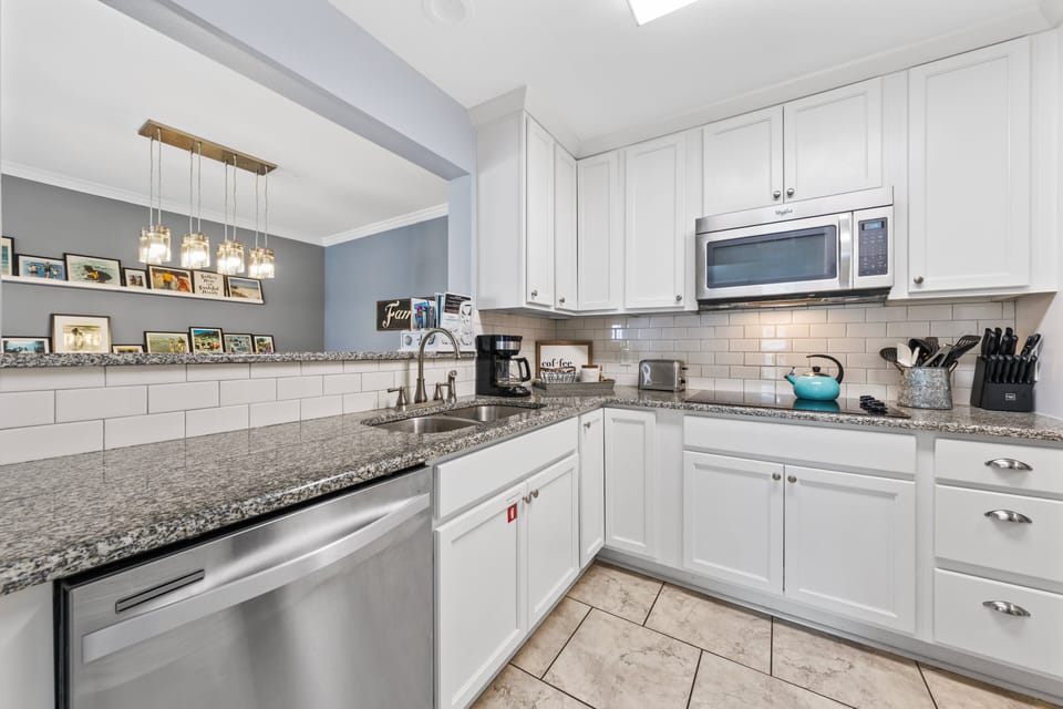 Condo, Multiple Beds, Patio, Garden View (Colony Club K6) | Private kitchen | Coffee/tea maker