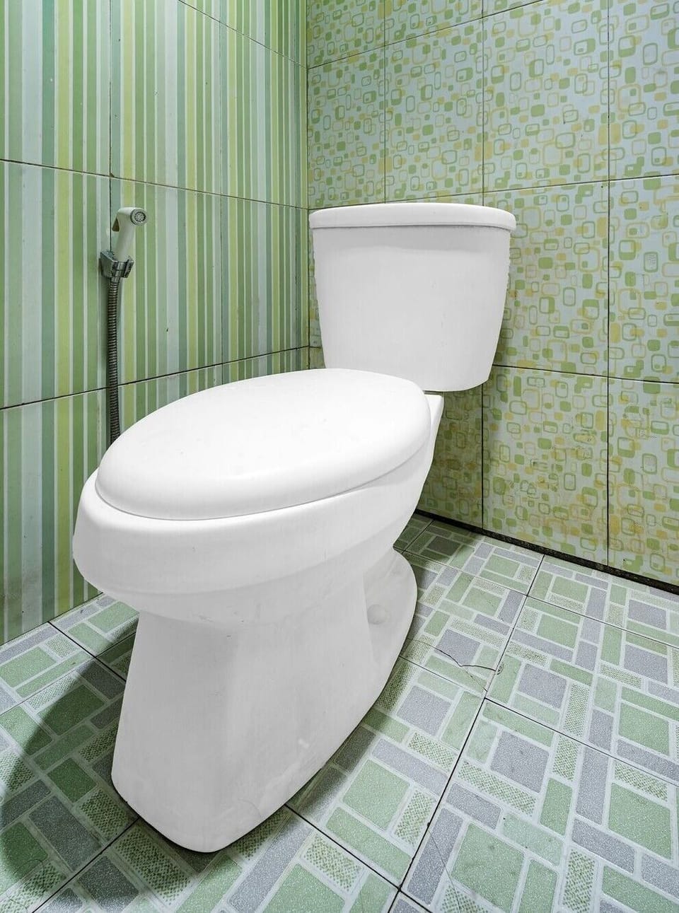 Shower, towels, soap, shampoo