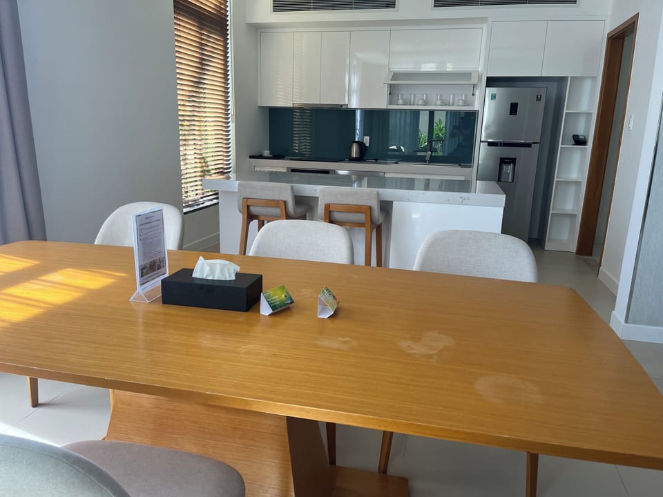 Open concept dining and kitchen area